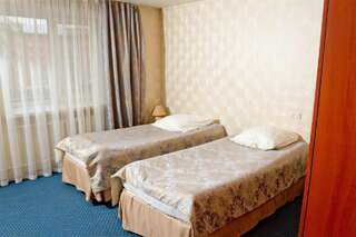 Гостиница Amaks Центральная Ижевск Стандартный номер с 2 раздельными кроватями -1